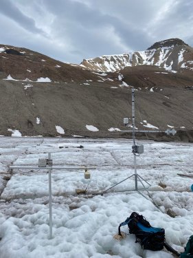 An automatic weather station in the frontal zone of Bertil glacier; new acoustic depth sensor installed for the 2022 summer season